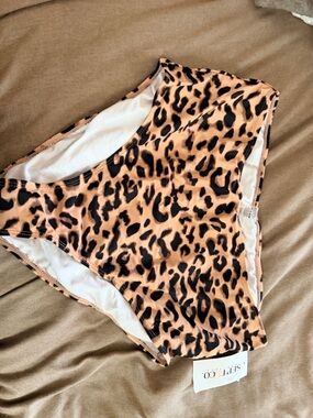 Bikini bottom leopard print